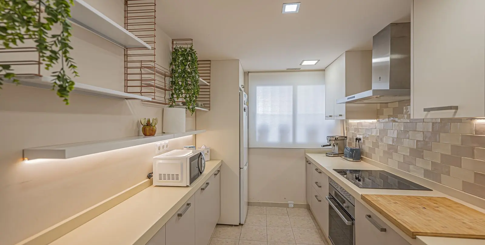 Sale of middle floor apartment in Guadalmina Alta 9