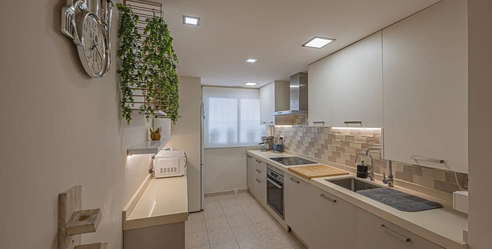 Sale of middle floor apartment in Guadalmina Alta 14