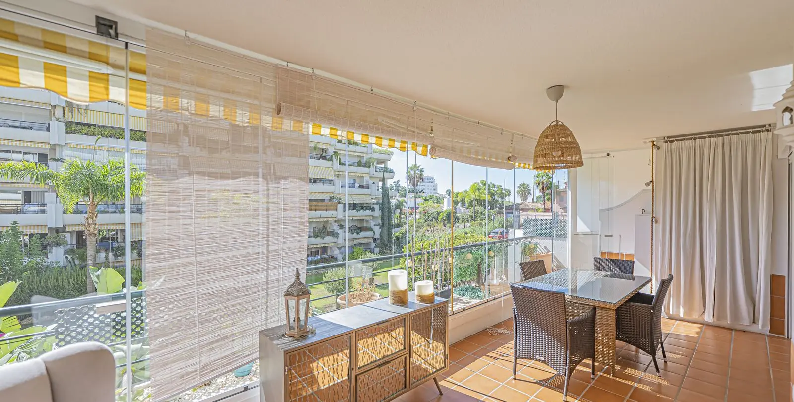 Sale of middle floor apartment in Guadalmina Alta 17