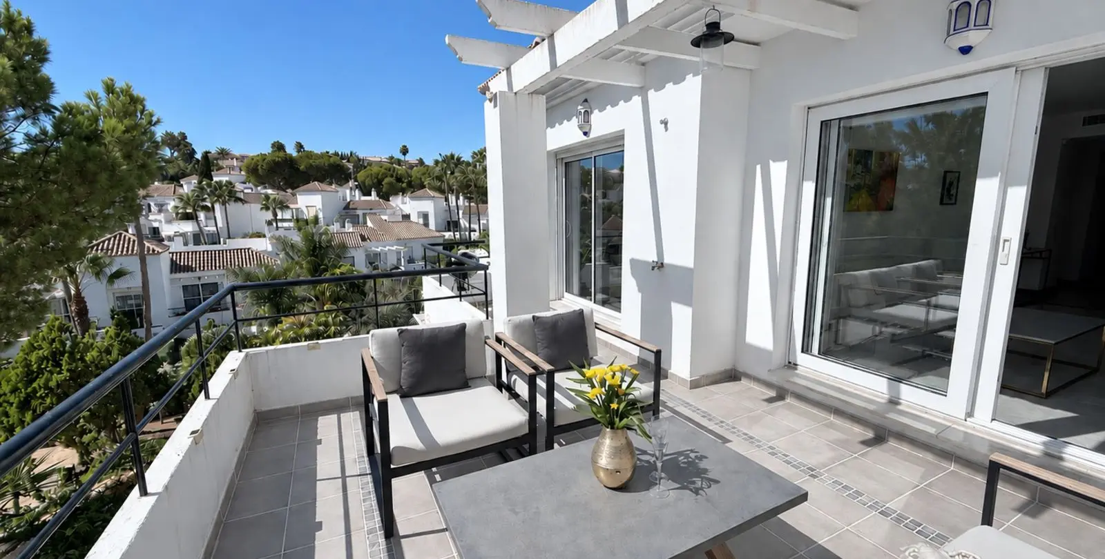 Sale of penthouse in Nueva Andalucía 1