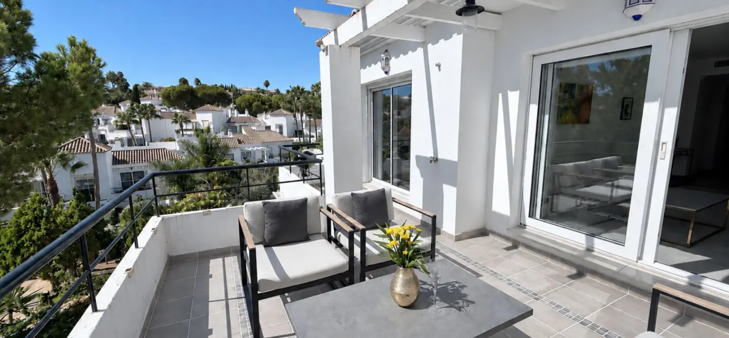 Sale of penthouse in Nueva Andalucía 0