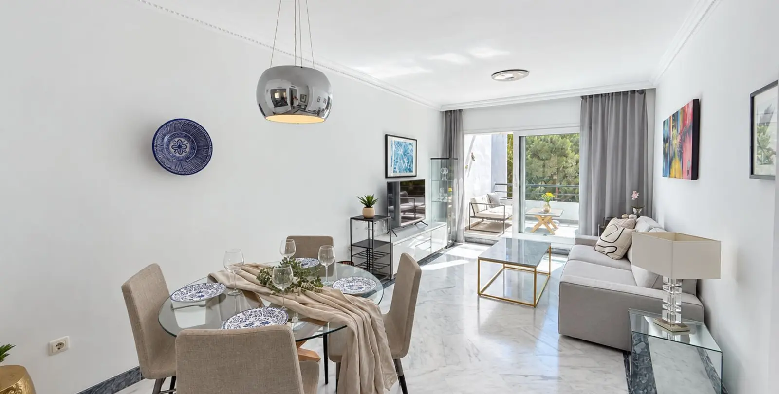 Sale of penthouse in Nueva Andalucía 3