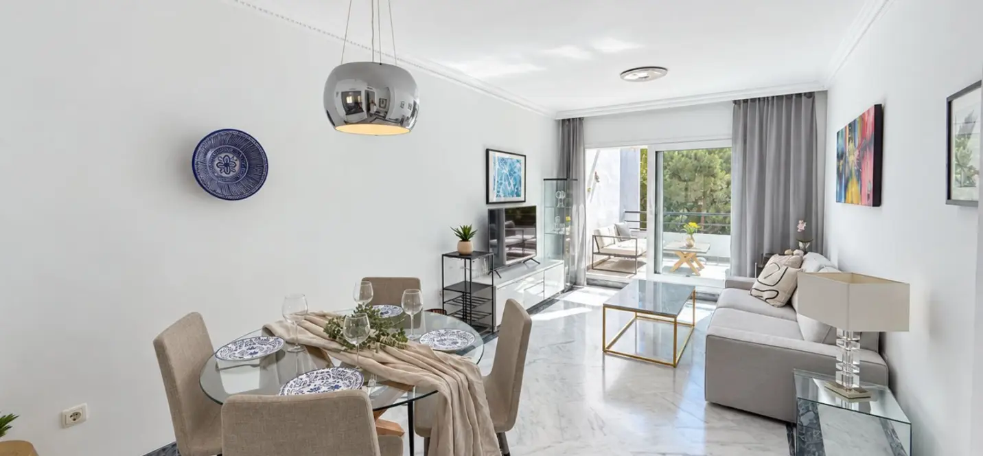 Sale of penthouse in Nueva Andalucía 2