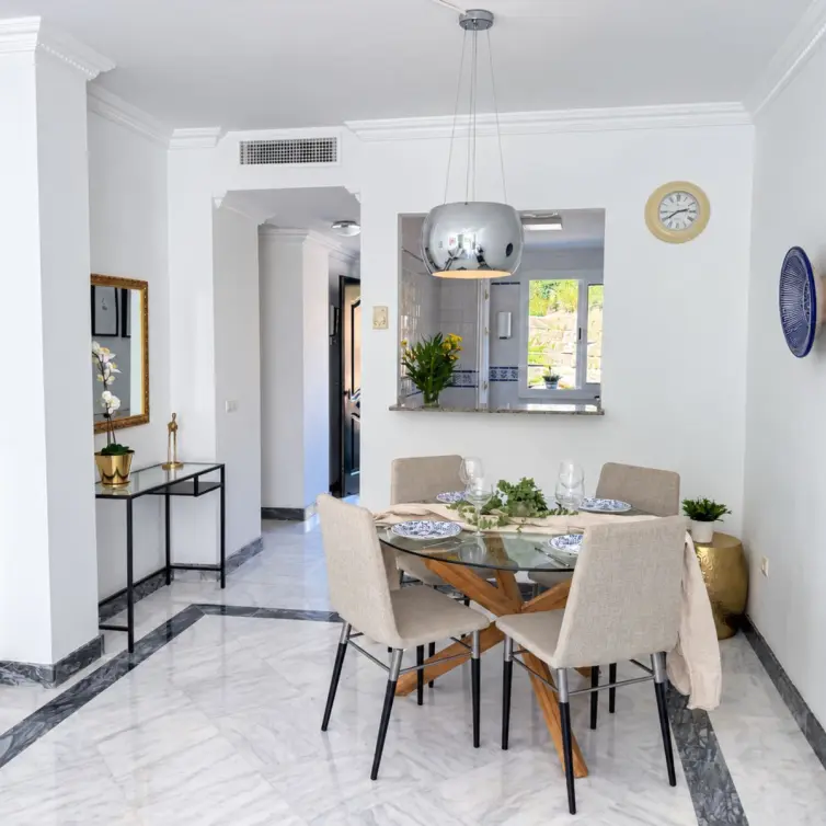 Sale of penthouse in Nueva Andalucía
