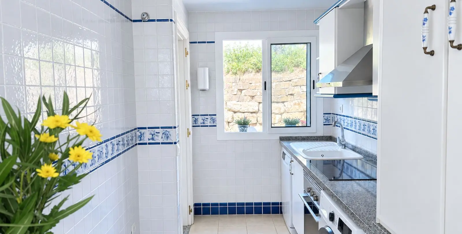 Sale of penthouse in Nueva Andalucía 7