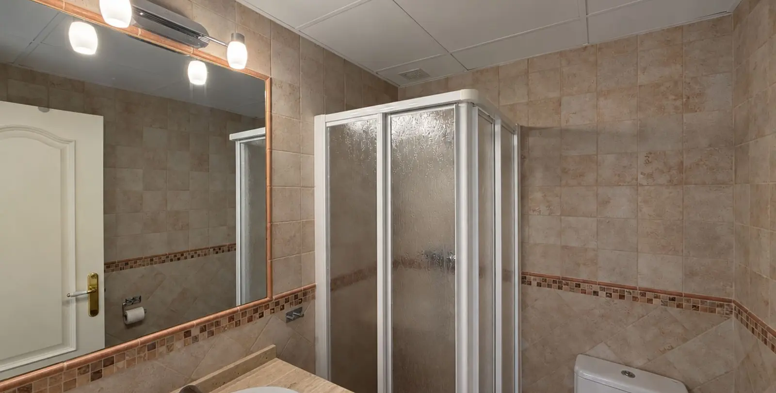 Sale of penthouse in Nueva Andalucía 15