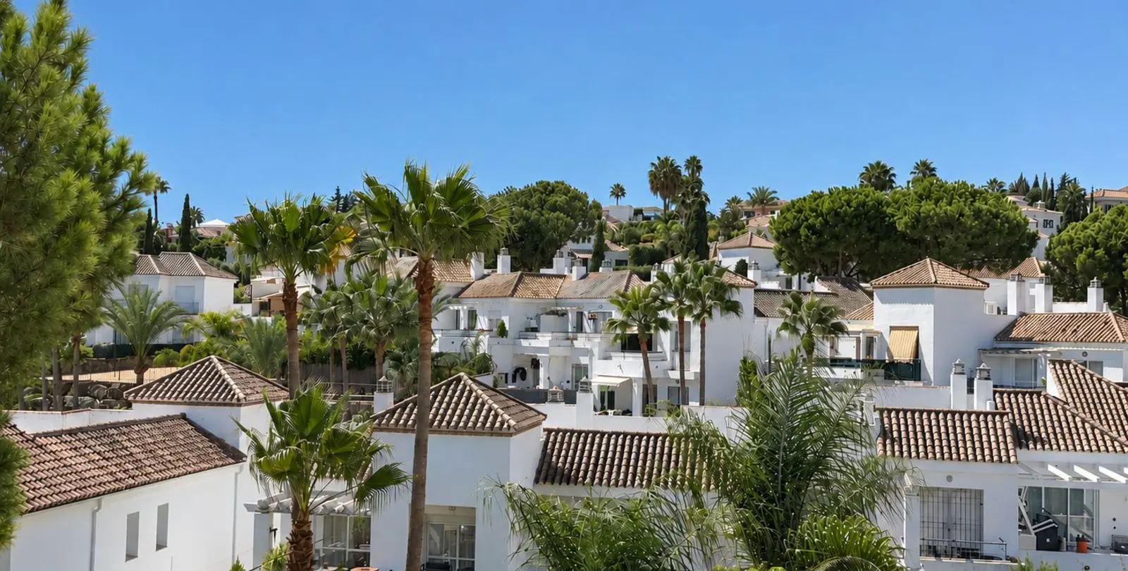 Sale of penthouse in Nueva Andalucía 17