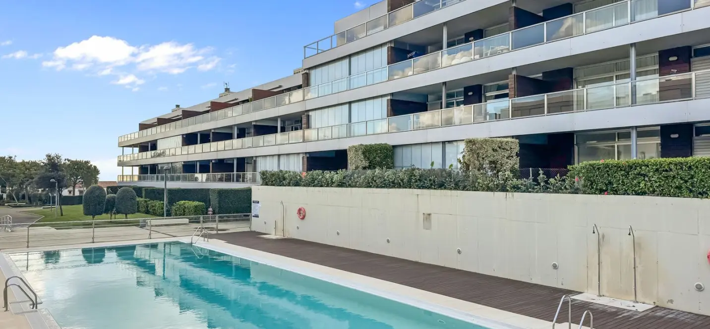 Sale of ground floor apartment in Manilva 0