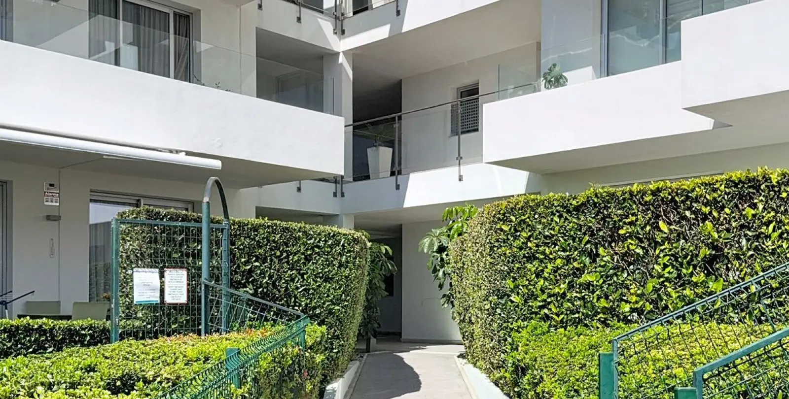 Venta de apartamento en planta baja en Bel Air 16