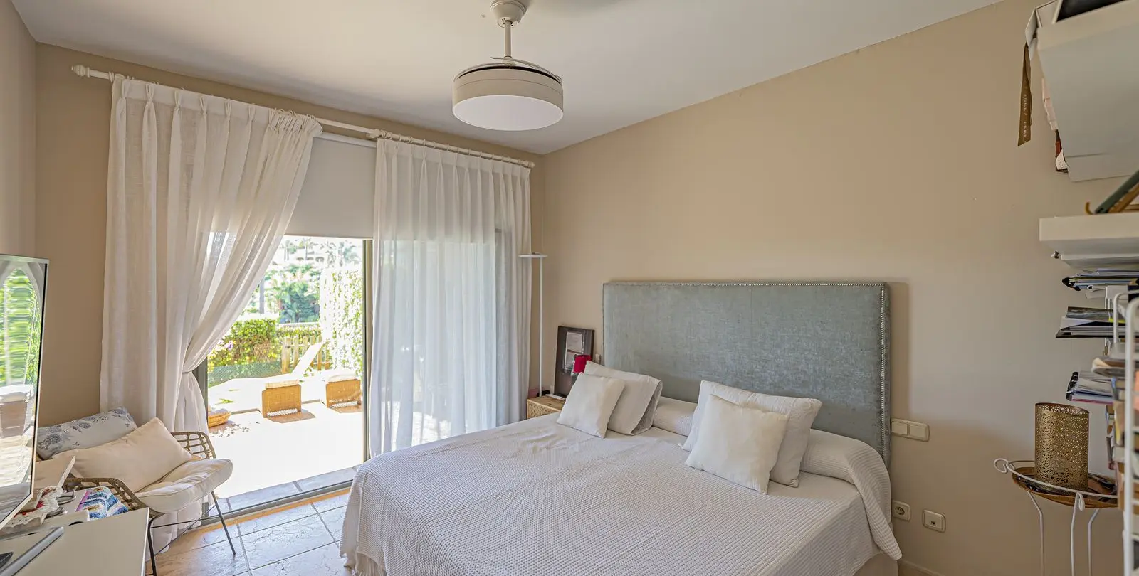 Venta de apartamento en planta baja en Atalaya 4