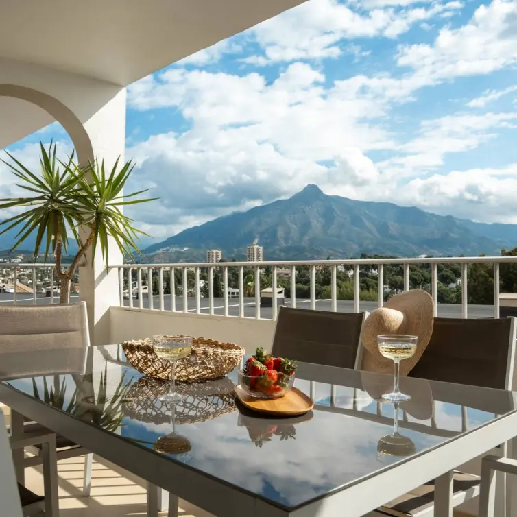 Venta de apartamento en planta media en Nueva Andalucía