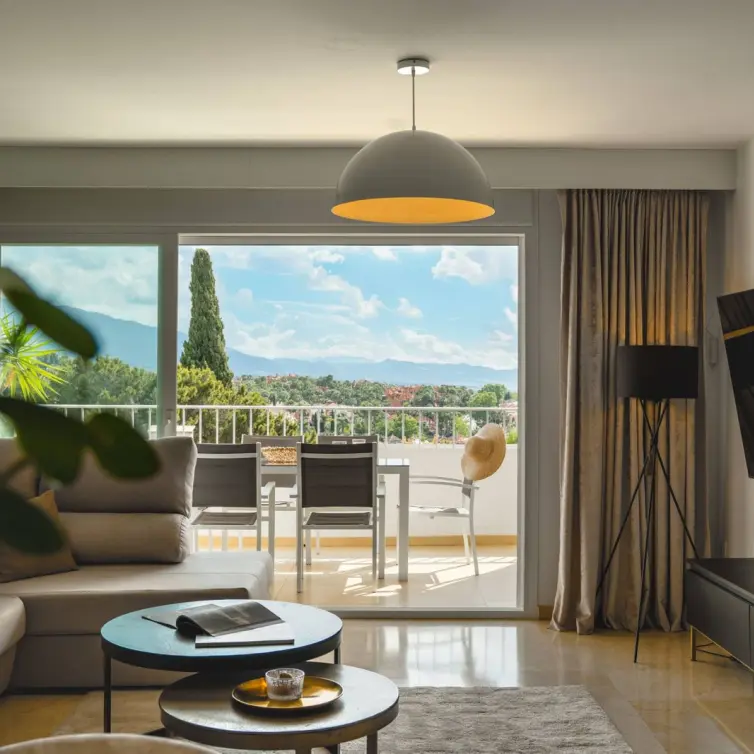 Venta de apartamento en planta media en Nueva Andalucía