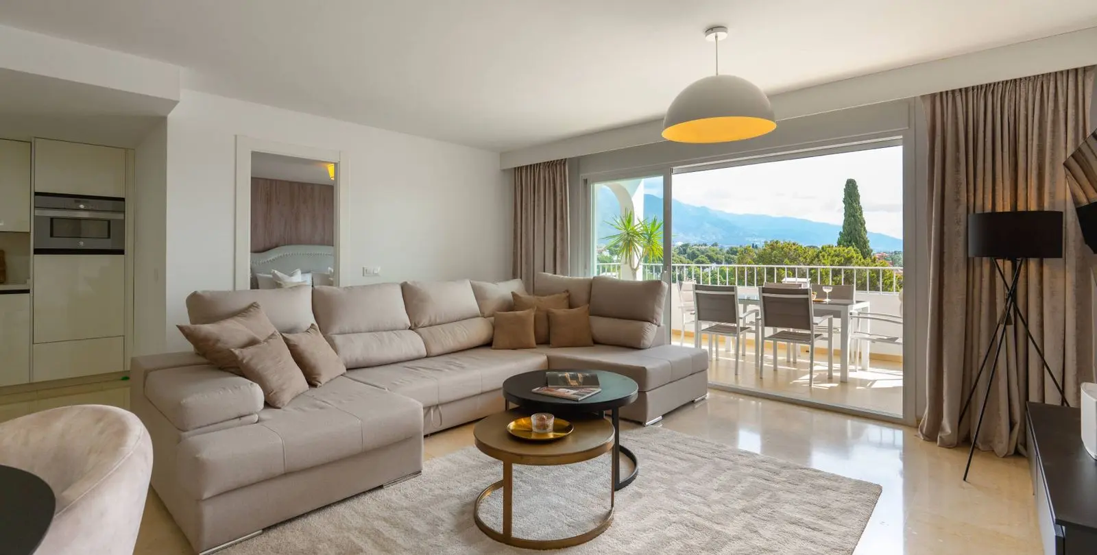 Venta de apartamento en planta media en Nueva Andalucía 5