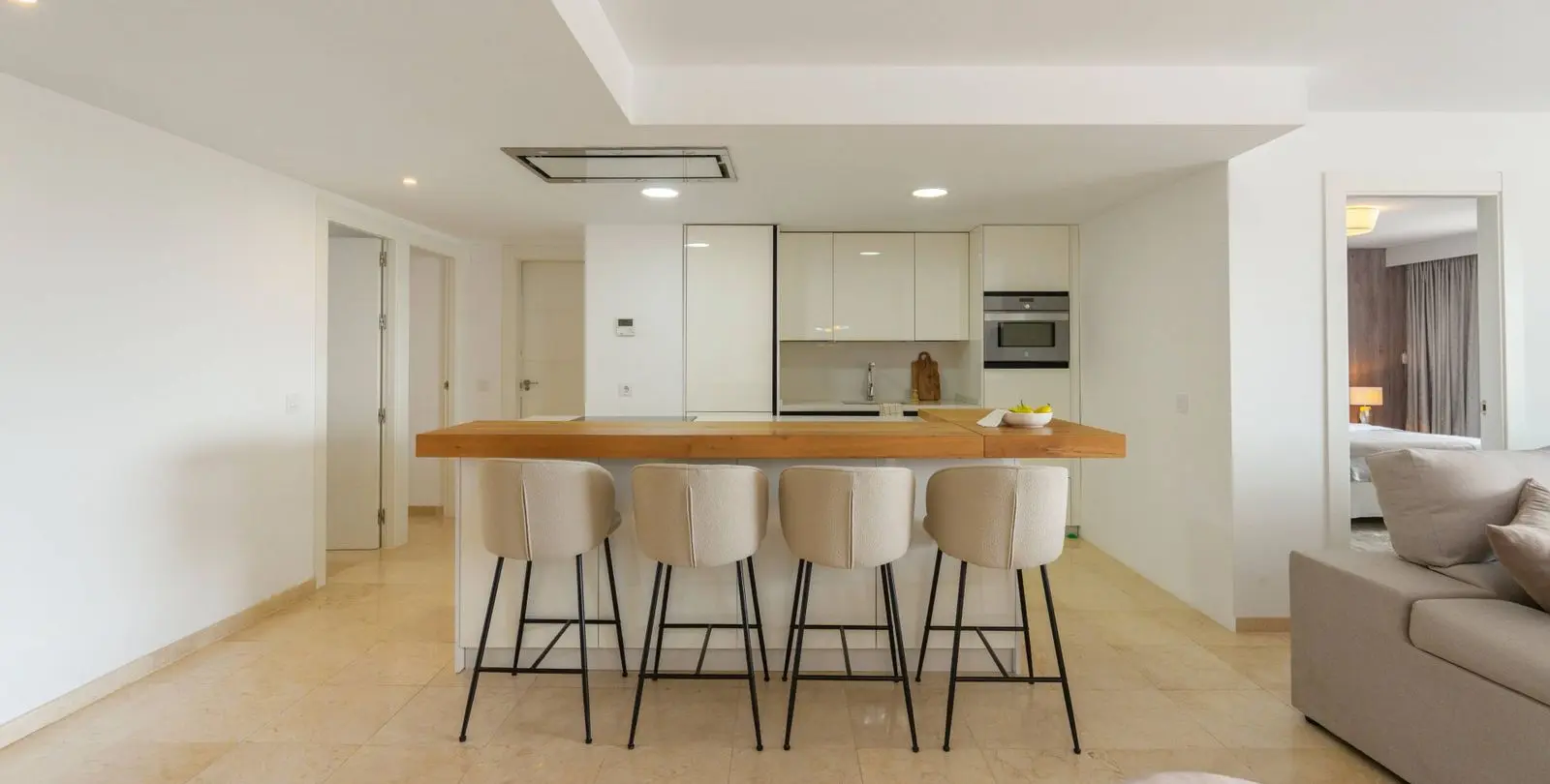 Venta de apartamento en planta media en Nueva Andalucía 9