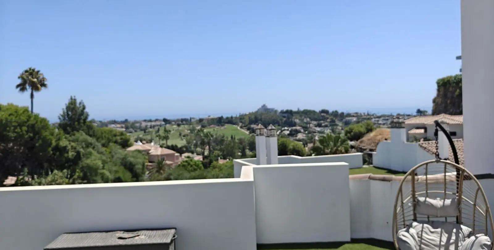Sale of penthouse in Benahavís 2