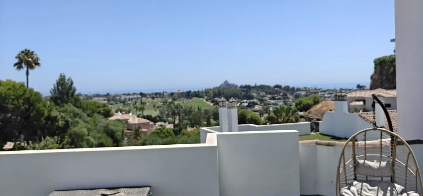 Sale of penthouse in Benahavís 1