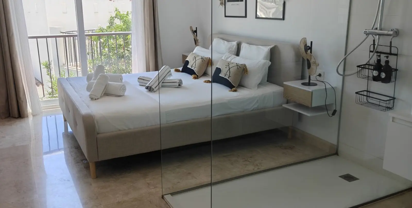 Sale of penthouse in Benahavís 13