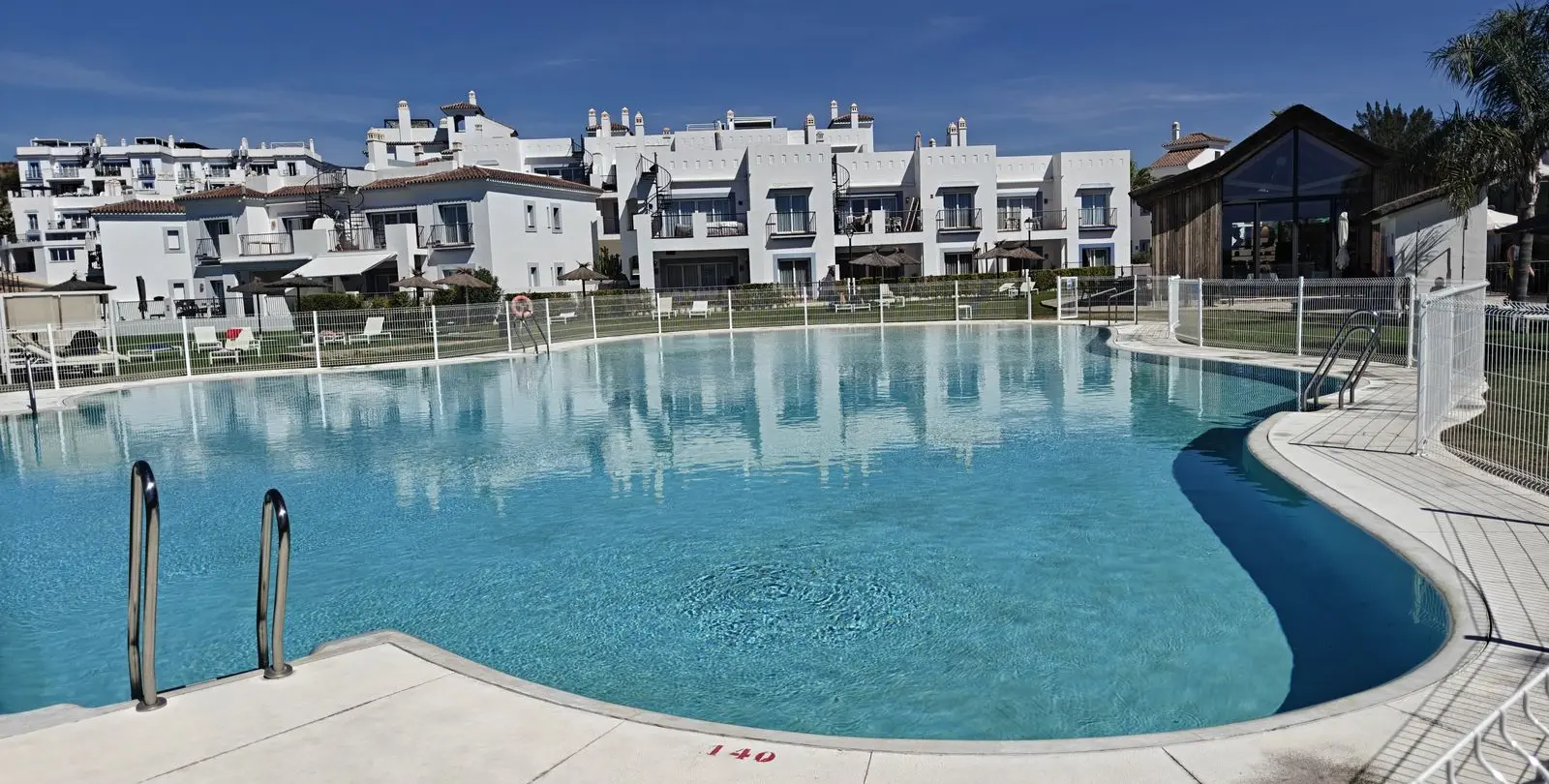 Sale of penthouse in Benahavís 26