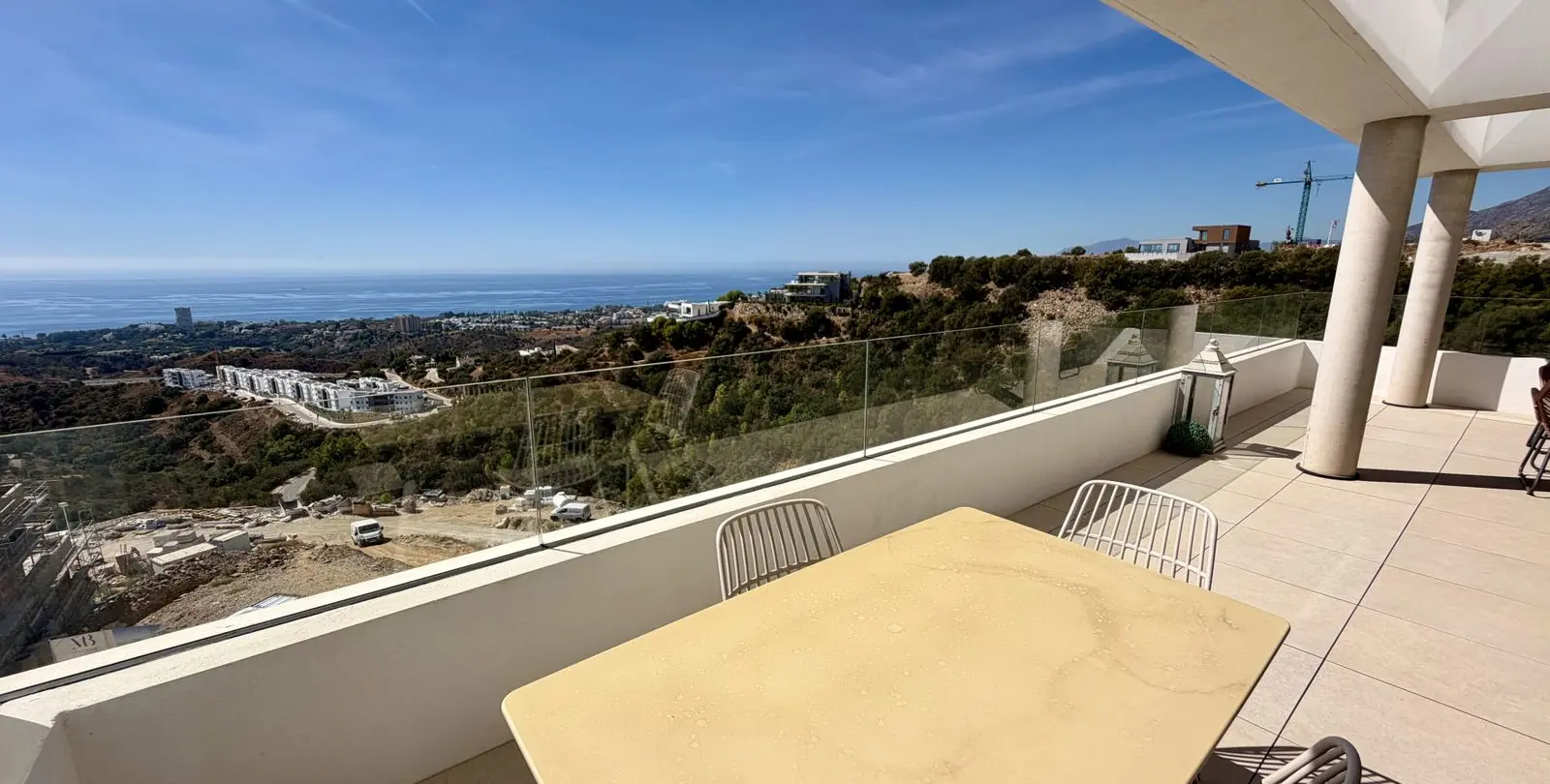 Sale of middle floor apartment in Marbella 3