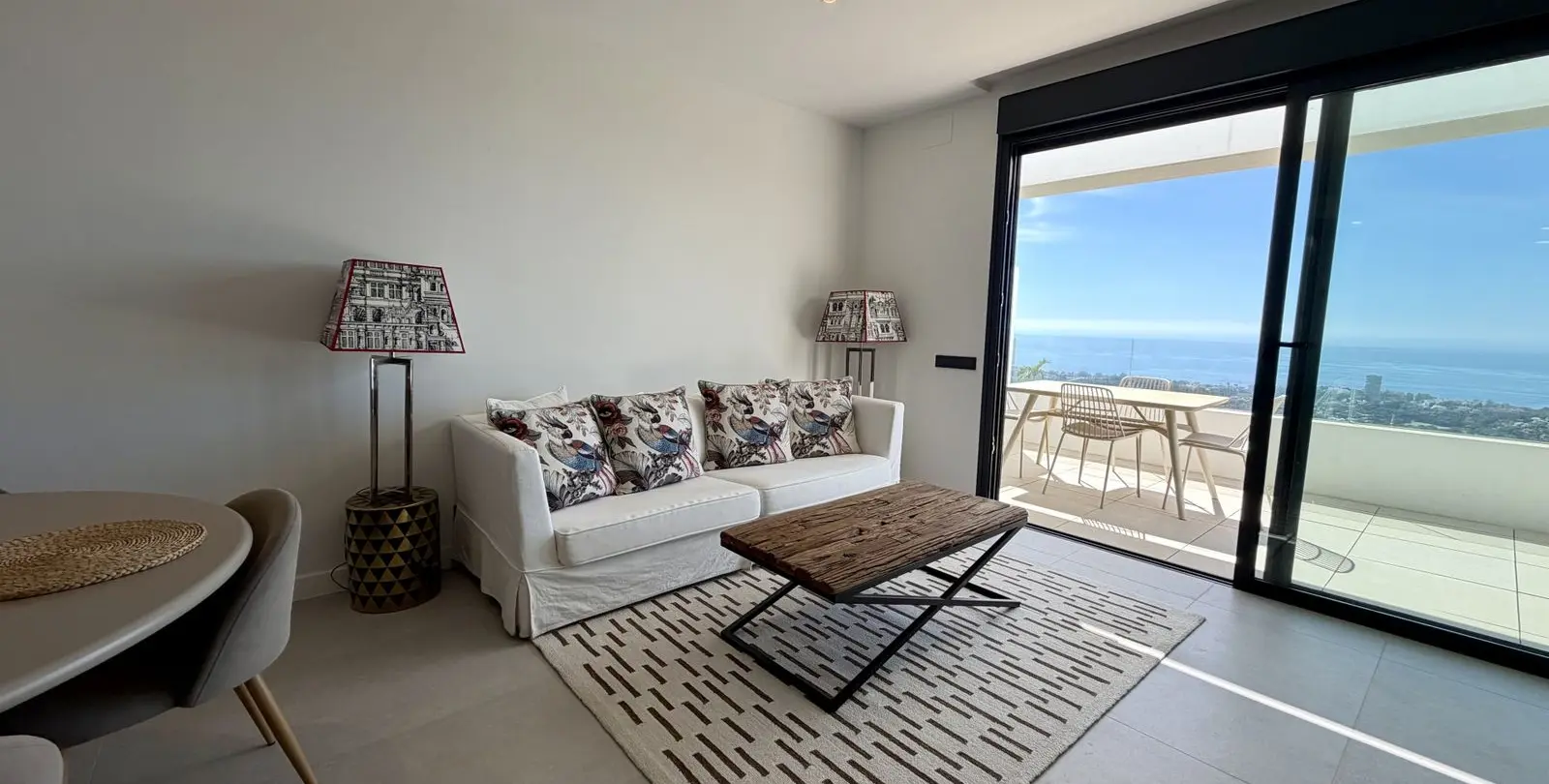 Sale of middle floor apartment in Marbella 11