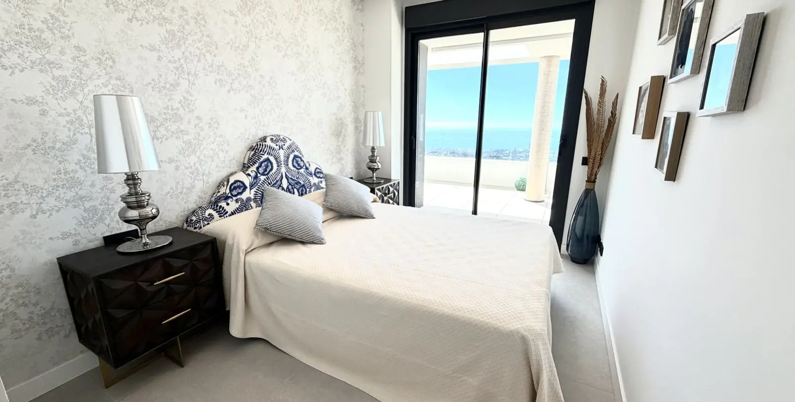 Sale of middle floor apartment in Marbella 12