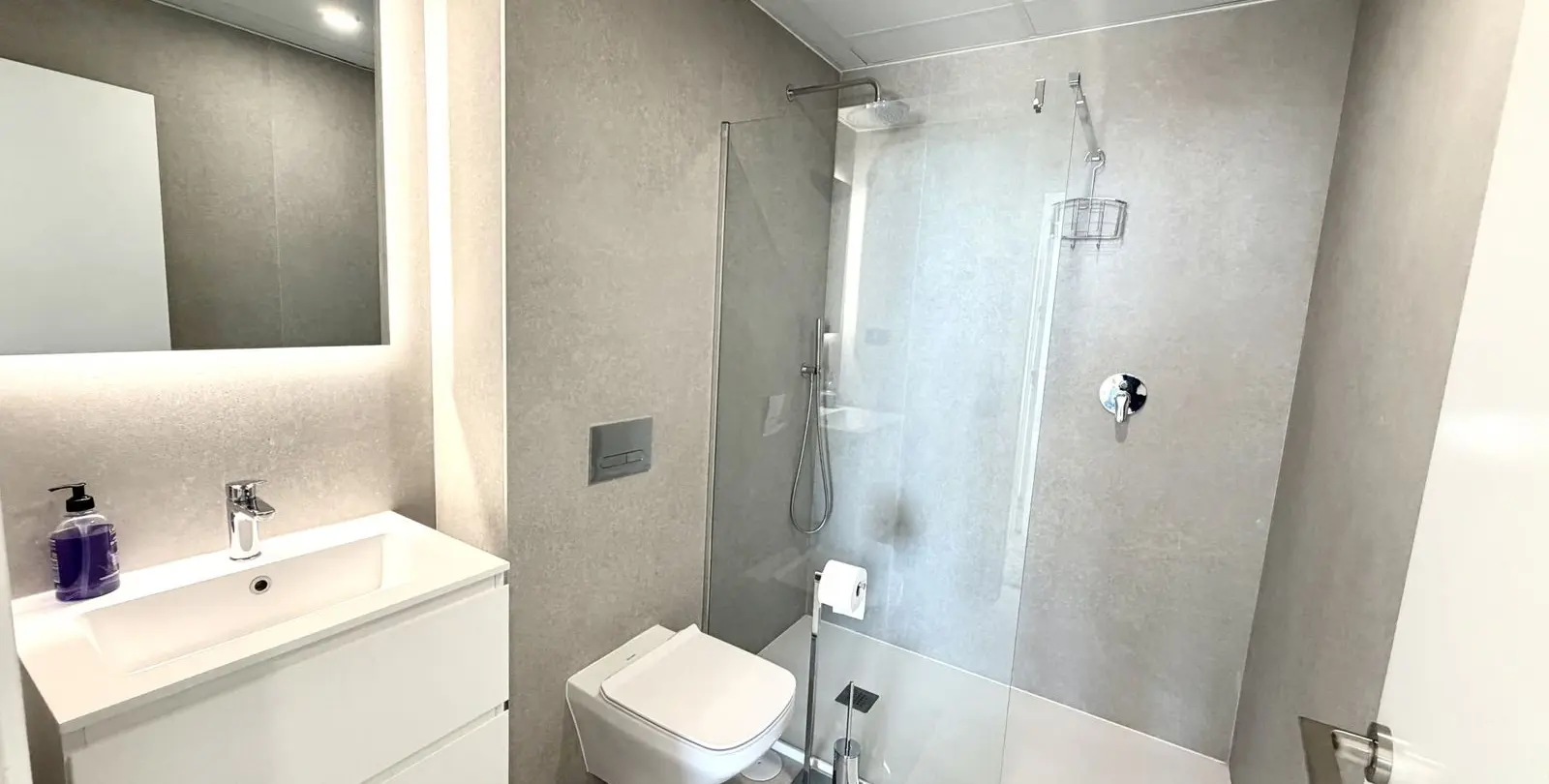 Sale of middle floor apartment in Marbella 15