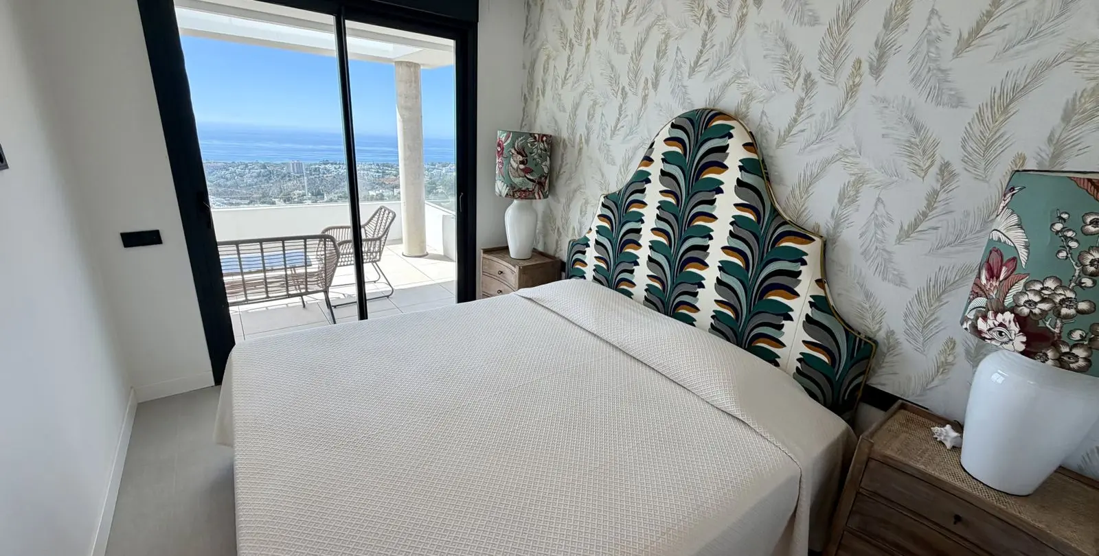 Sale of middle floor apartment in Marbella 18