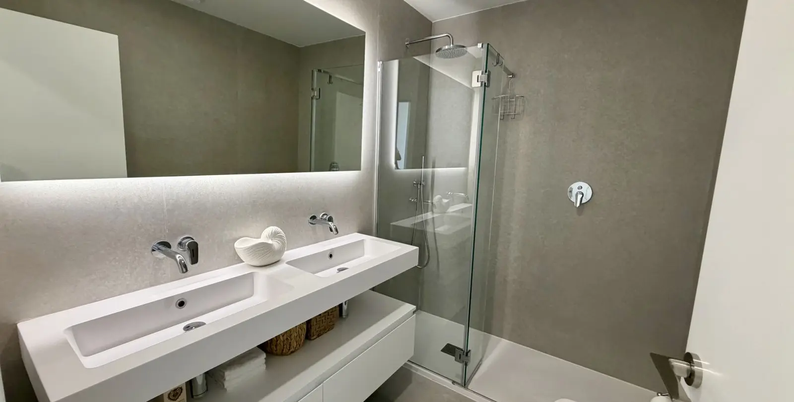 Sale of middle floor apartment in Marbella 19