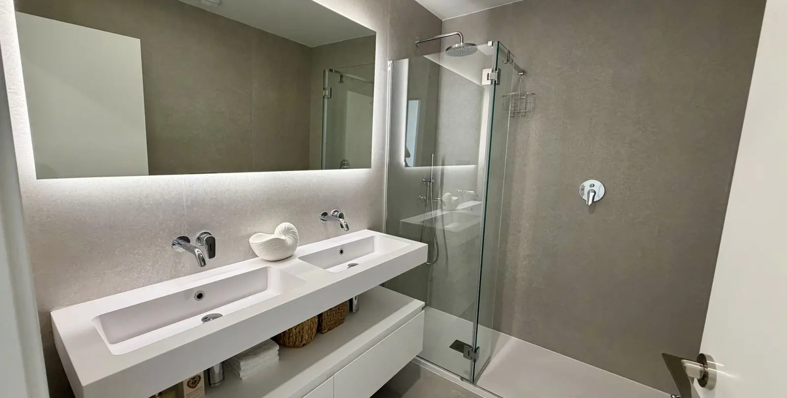 Sale of middle floor apartment in Marbella 20