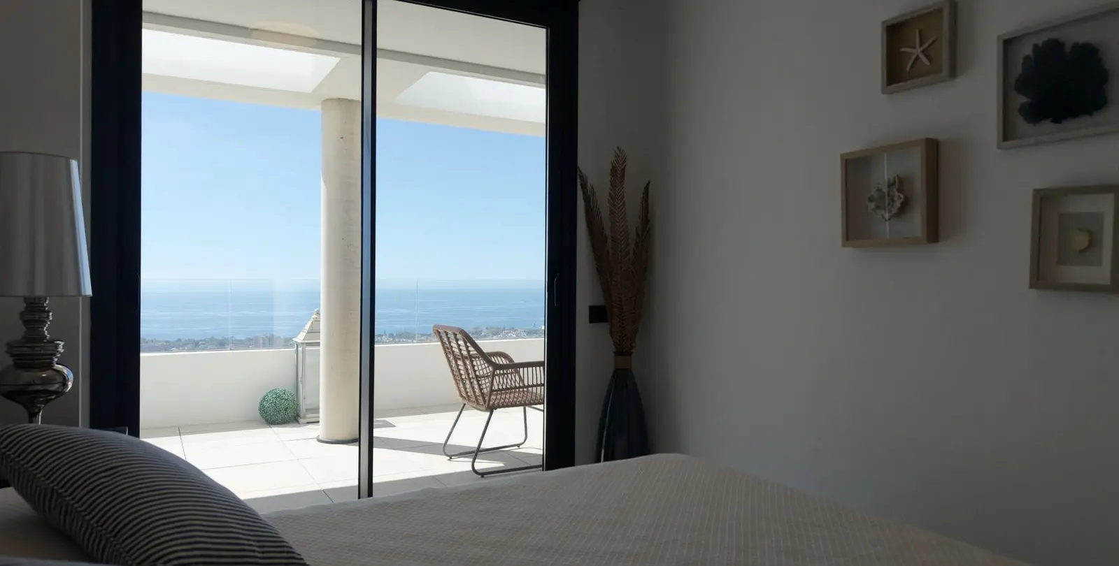Sale of middle floor apartment in Marbella 26