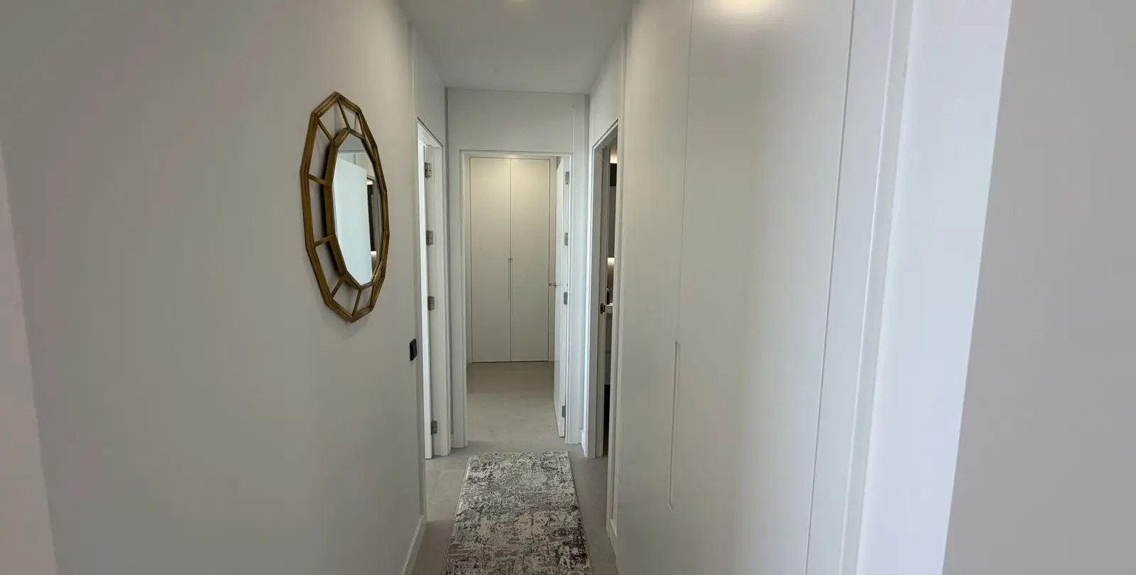 Sale of middle floor apartment in Marbella 30
