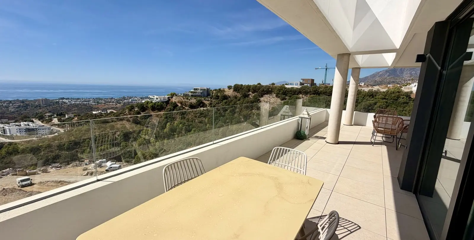 Sale of middle floor apartment in Marbella 37