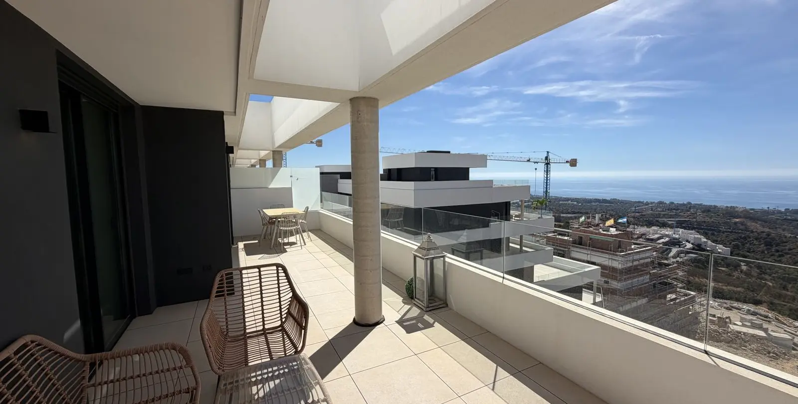 Sale of middle floor apartment in Marbella 40