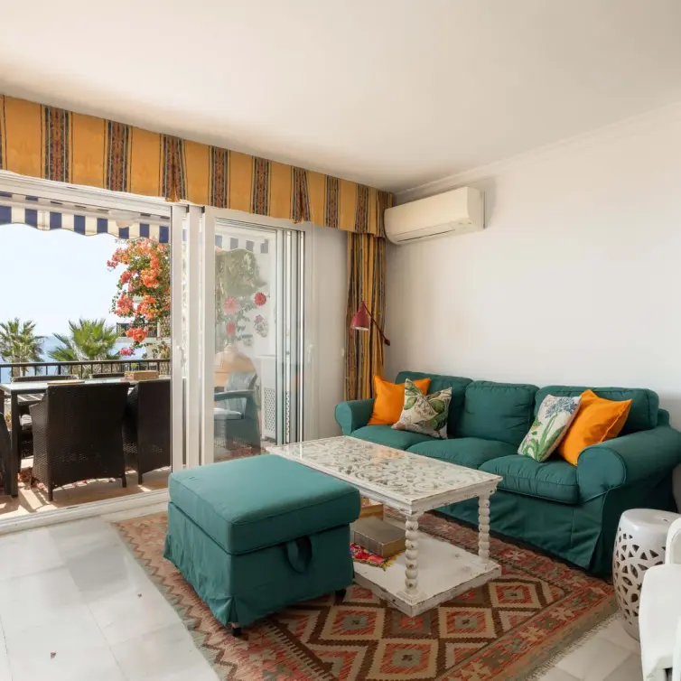 Venta de apartamento en planta media en Calahonda