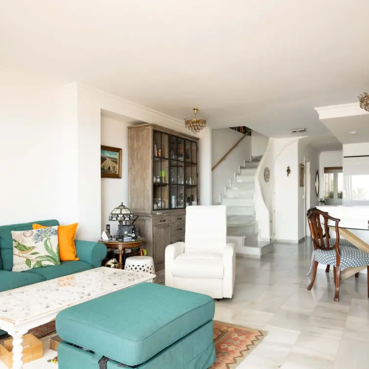 Venta de apartamento en planta media en Calahonda