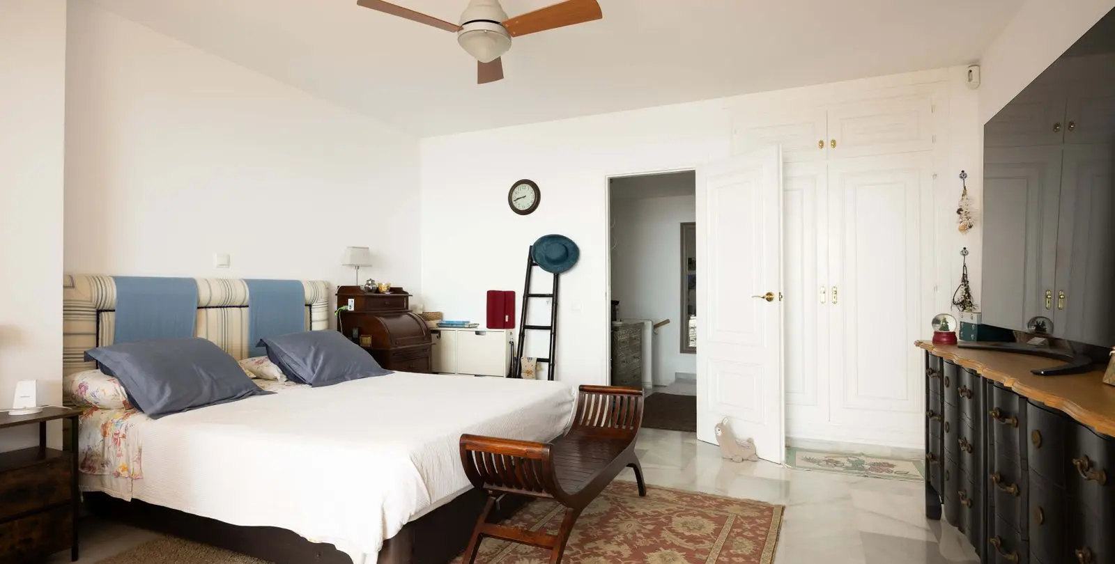 Venta de apartamento en planta media en Calahonda 9