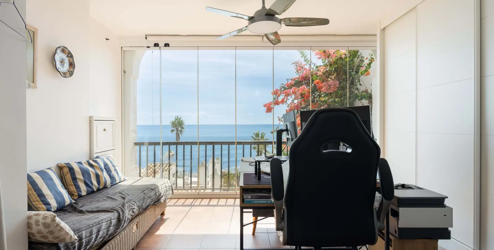 Venta de apartamento en planta media en Calahonda 10