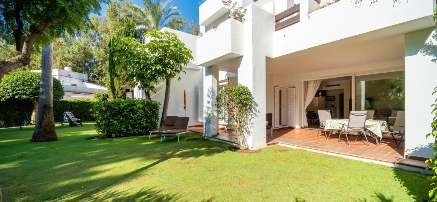 Sale of ground floor apartment in Estepona 0