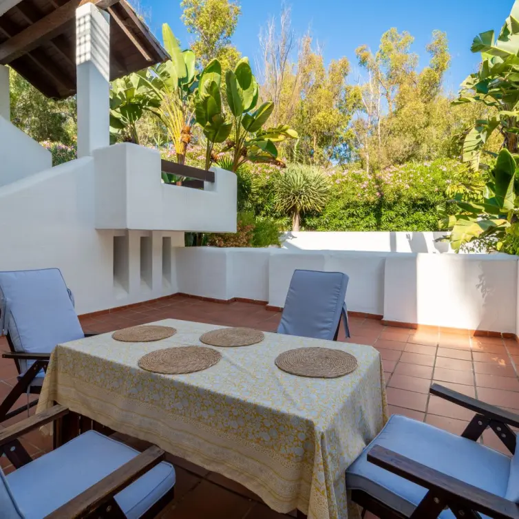 Sale of ground floor apartment in Estepona