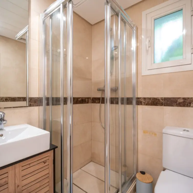 Sale of ground floor apartment in Estepona