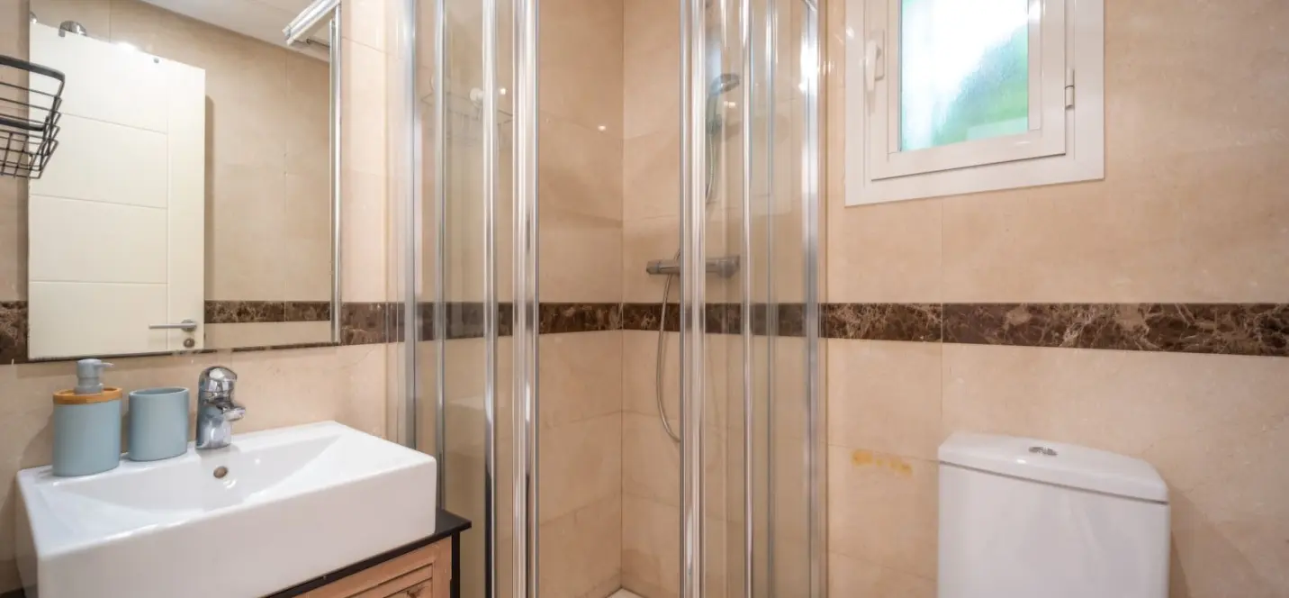 Sale of ground floor apartment in Estepona 3