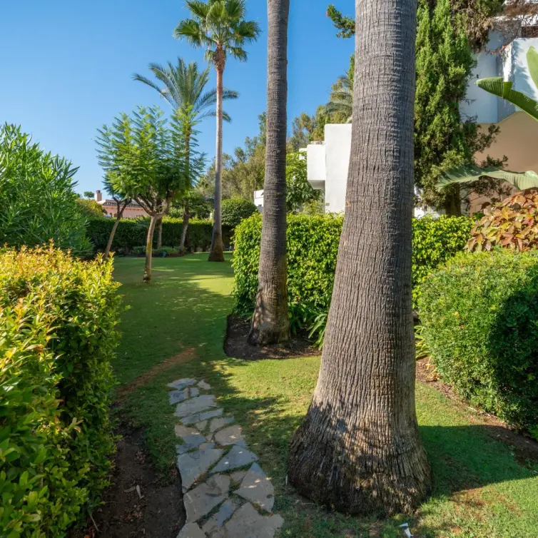 Sale of ground floor apartment in Estepona