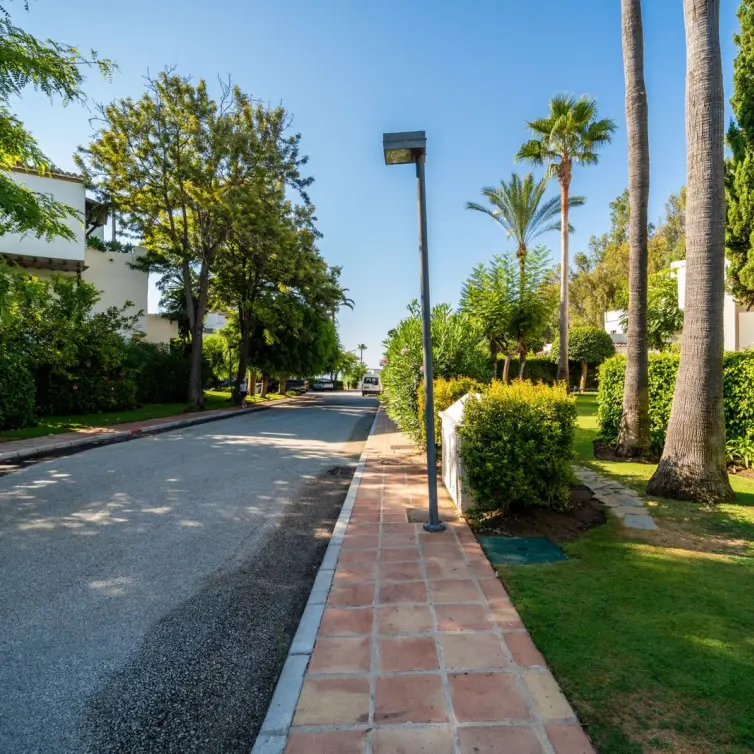 Sale of ground floor apartment in Estepona
