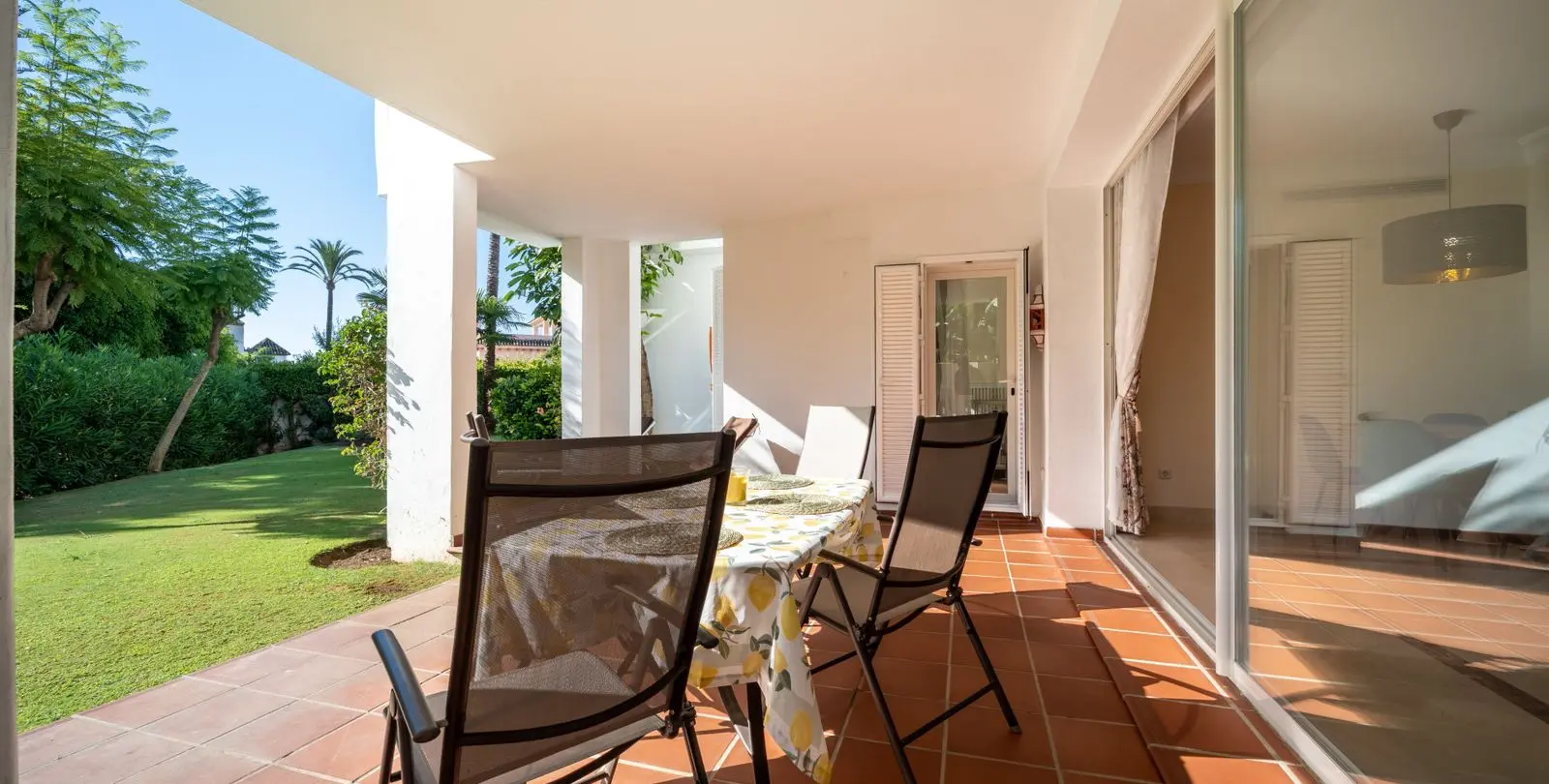 Sale of ground floor apartment in Estepona 8