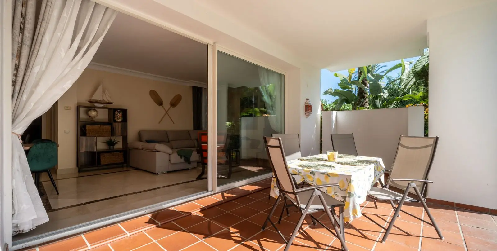 Sale of ground floor apartment in Estepona 9