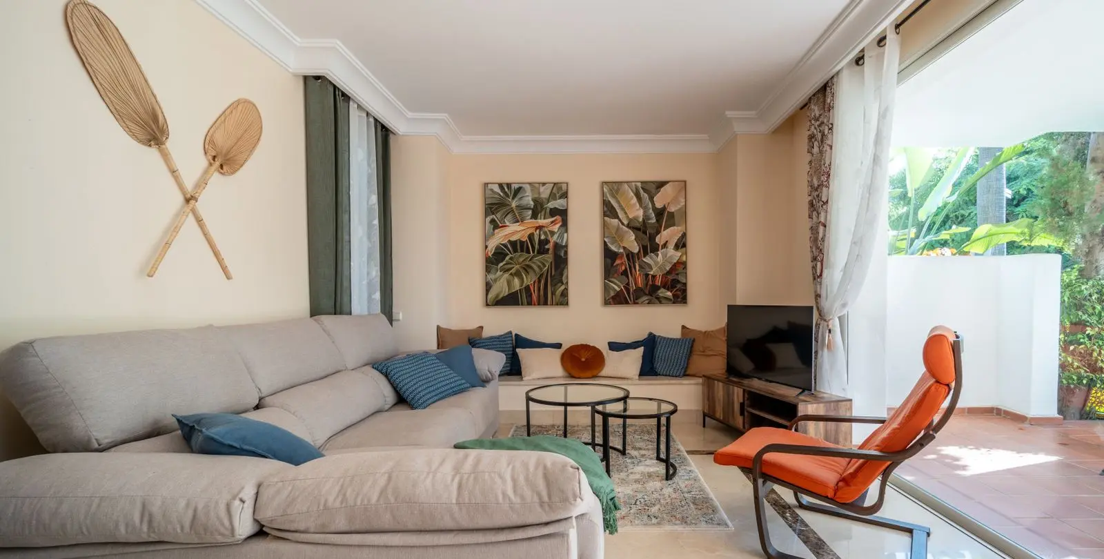 Sale of ground floor apartment in Estepona 11
