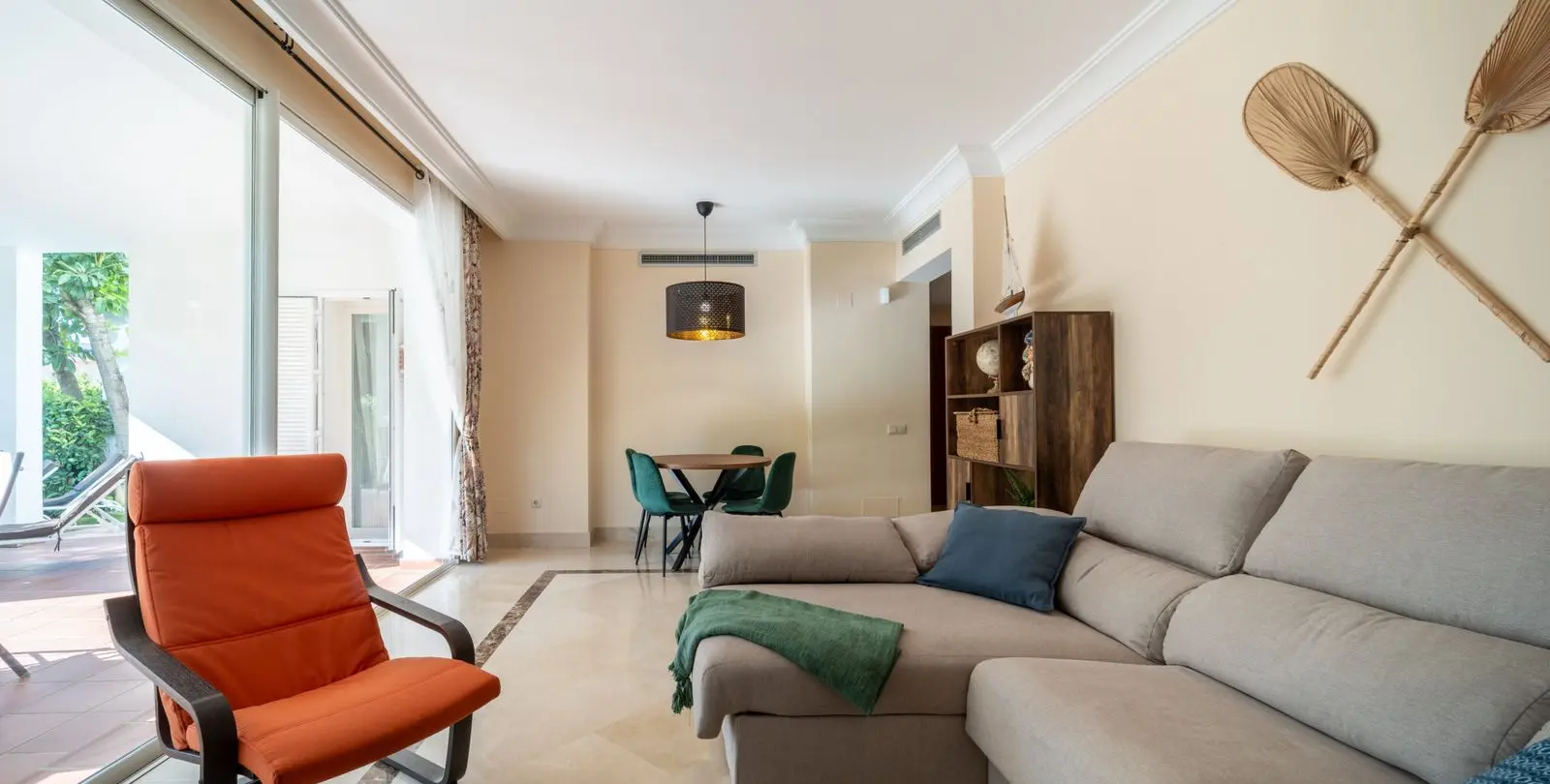 Sale of ground floor apartment in Estepona 13