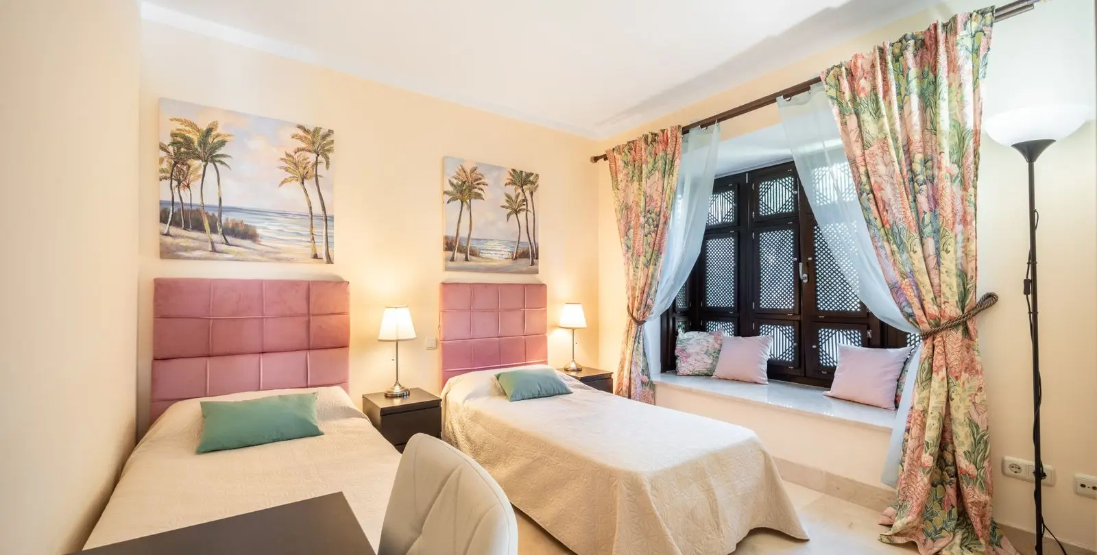 Sale of ground floor apartment in Estepona 18