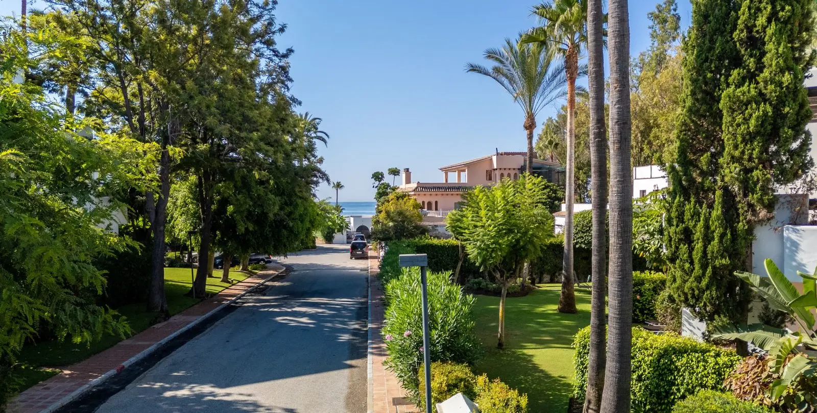 Sale of ground floor apartment in Estepona 19