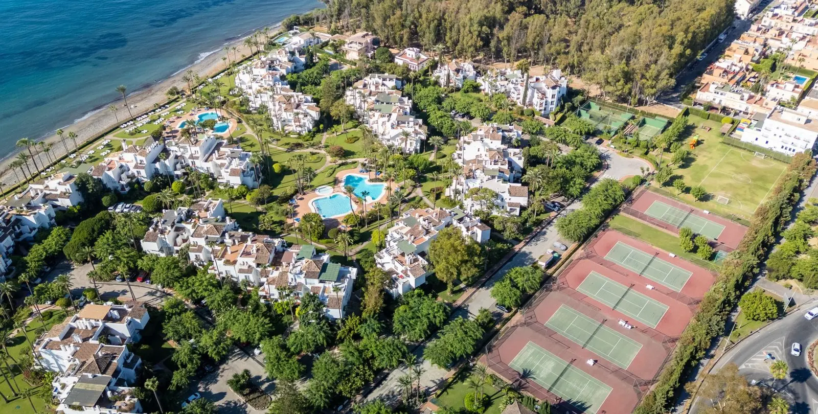 Sale of ground floor apartment in Estepona 21